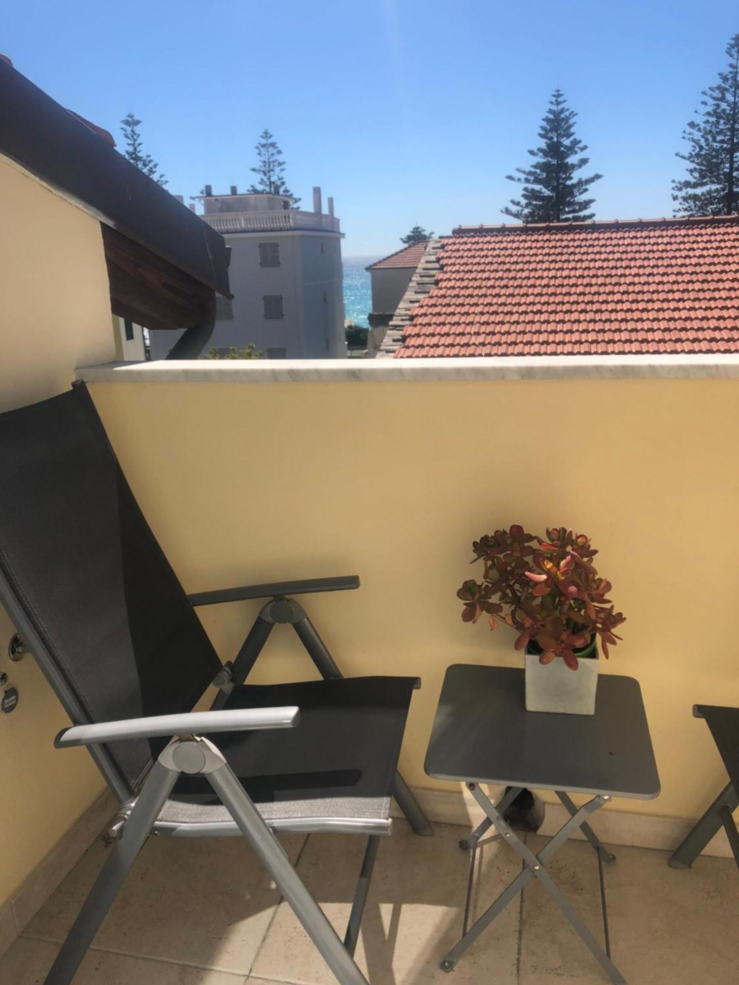 B&B Borgo Marina Бордихера Екстериор снимка