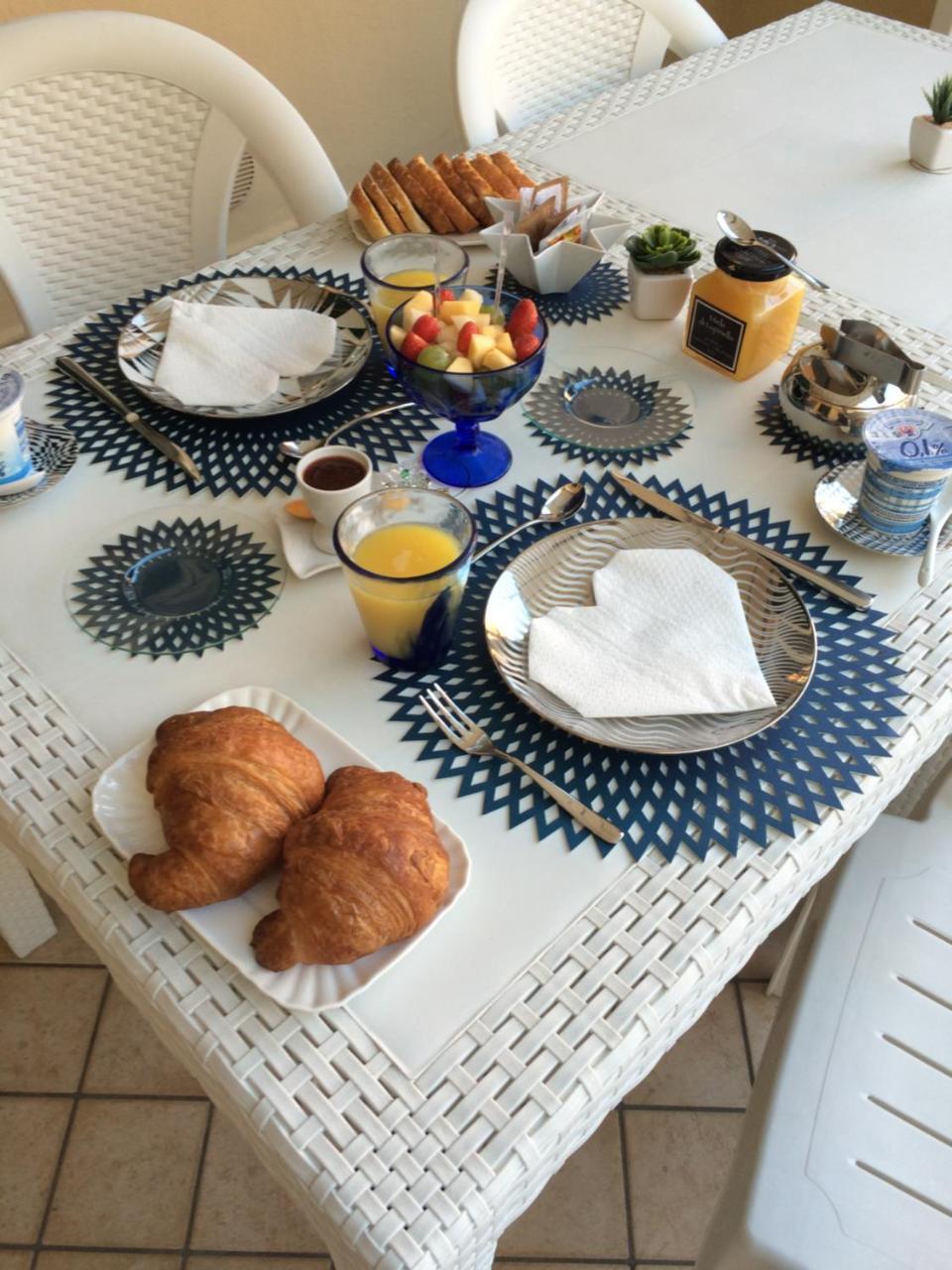 B&B Borgo Marina Бордихера Екстериор снимка